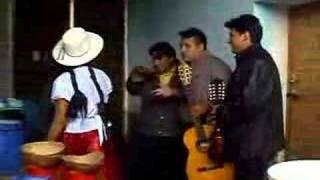 ATRAPADORITA cueca ALEJANDRO CAMARA Y EL GRUPO SEMILLA [upl. by Anemix912]