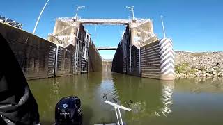 How to properly lock thru TN river Dams [upl. by Bonnee]